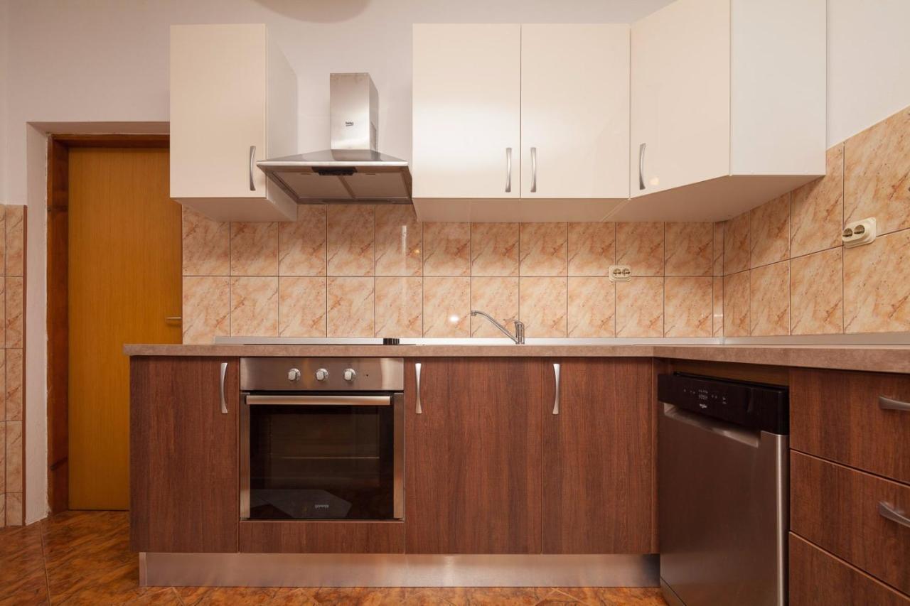 Spacious Apartment With Parking&Garden Marčana المظهر الخارجي الصورة
