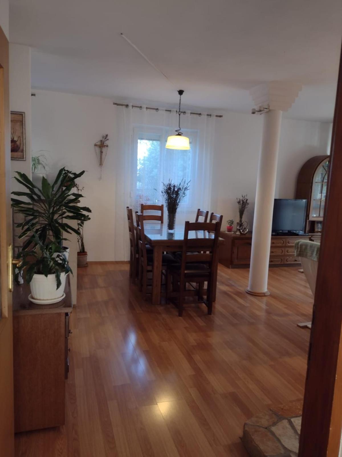 Spacious Apartment With Parking&Garden Marčana الغرفة الصورة