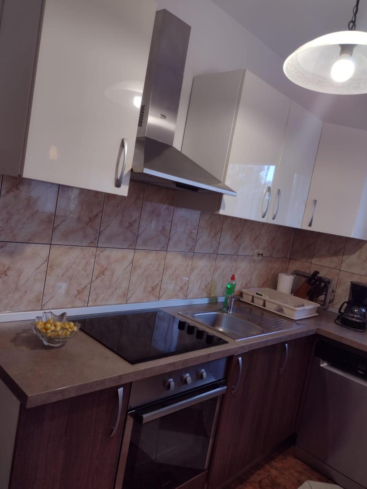 Spacious Apartment With Parking&Garden Marčana الغرفة الصورة